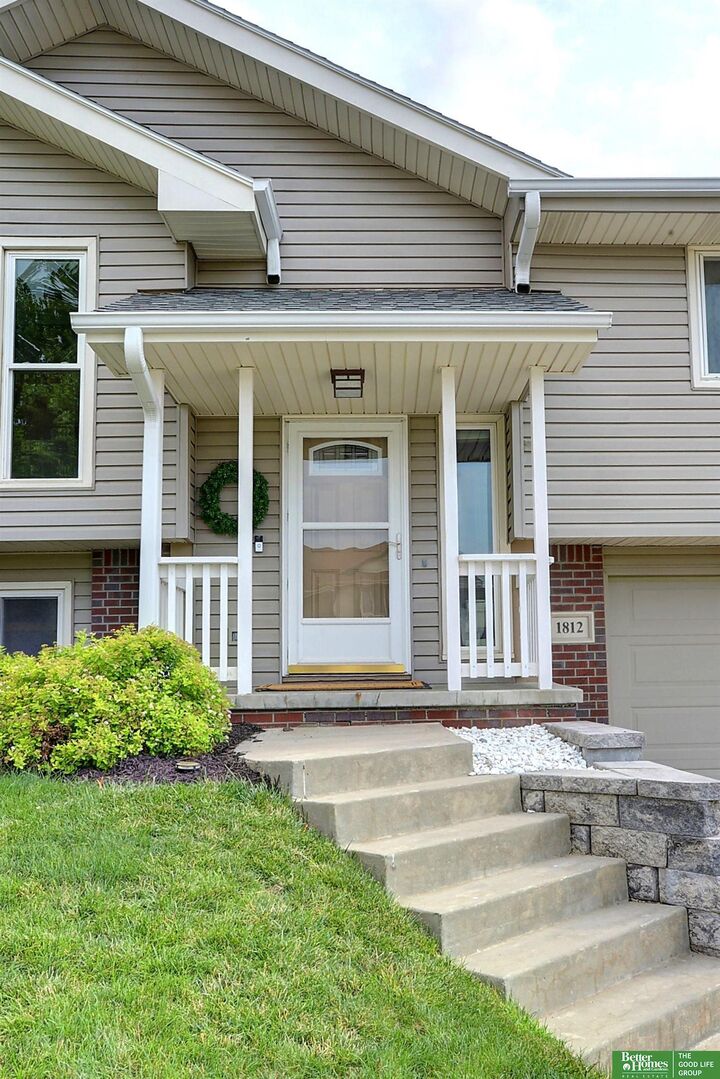 Property Photo:  1812 Ashwood Avenue  NE 68133 