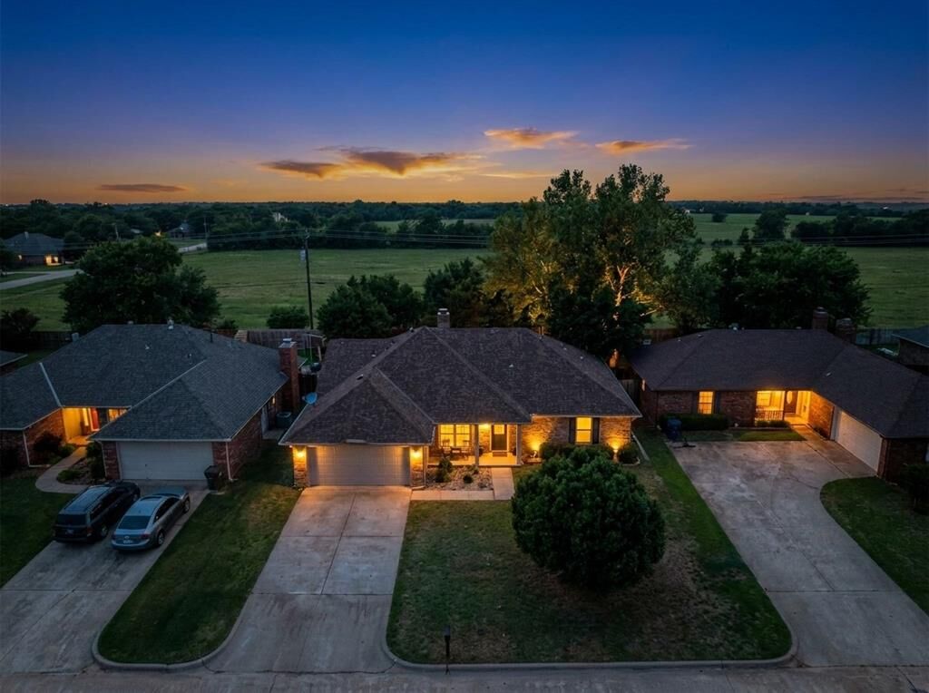 Property Photo:  11124 Ashford Drive  OK 73099 