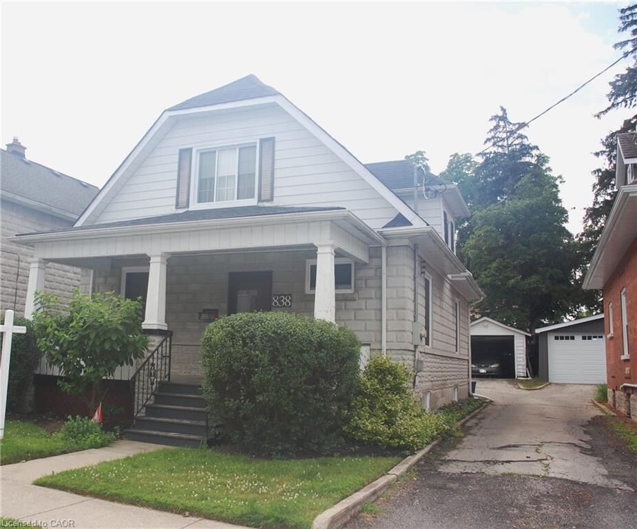 Property Photo: 838 Moore Street ON N3H 3B8