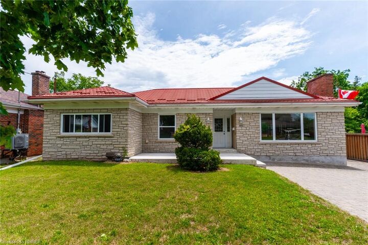 107 Queensway Drive — photo 1