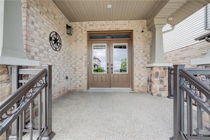 Property Photo: 252 Gravel Ridge Trail ON N2E 0C5