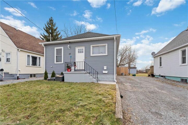 Property Photo:  65 Almond Street Lower  ON L3B 3P6 