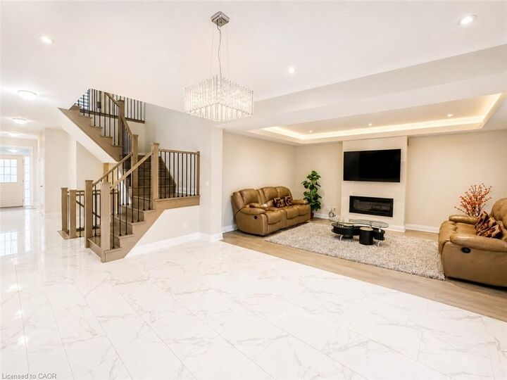 Property Photo:  514 Bridgemill Crescent Upper  ON N2A 0A3 
