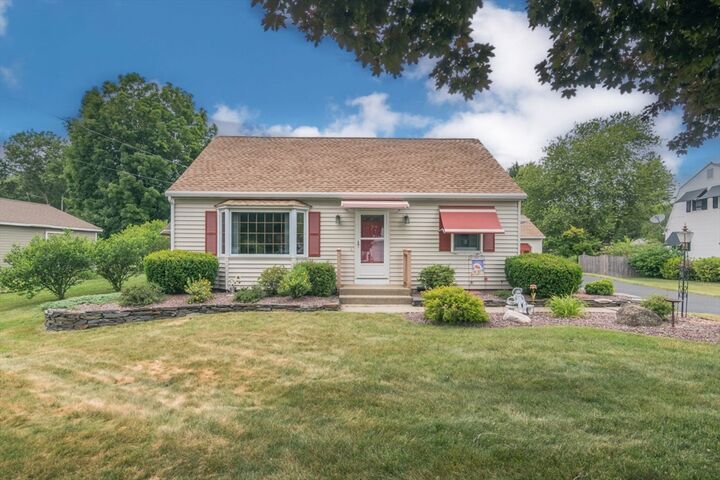Property Photo:  7 Darby Drive  MA 01085 