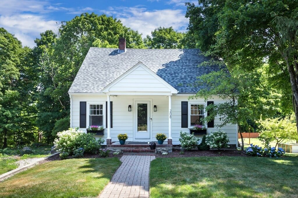 Property Photo:  208 S Main St  MA 01747 