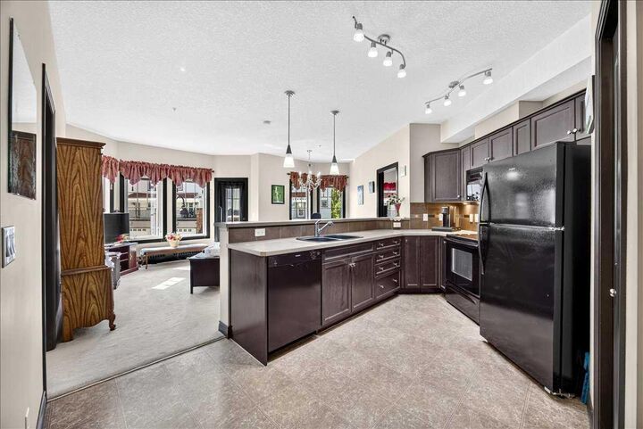 Property Photo:  30 Royal Oak Plaza NW 218  AB T3G 0C1 