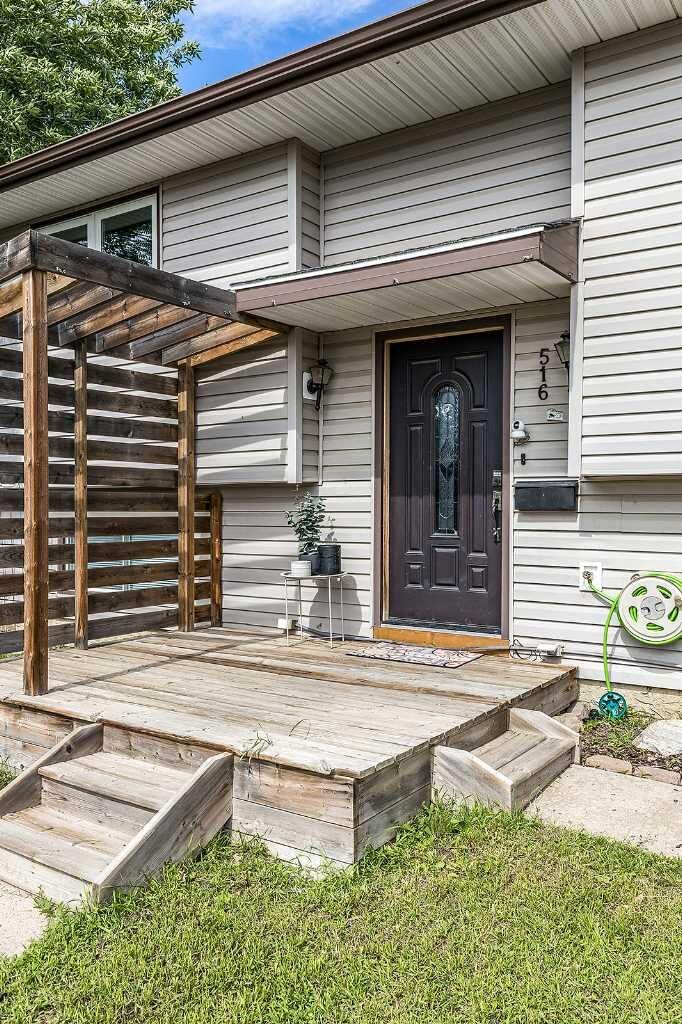 Property Photo:  516 Sissons Crescent SE  AB T1B 2J9 
