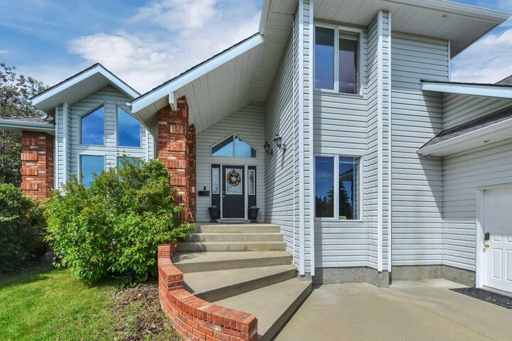 Property Photo: 28364 Township Road 384 32 AB T4S 2B5