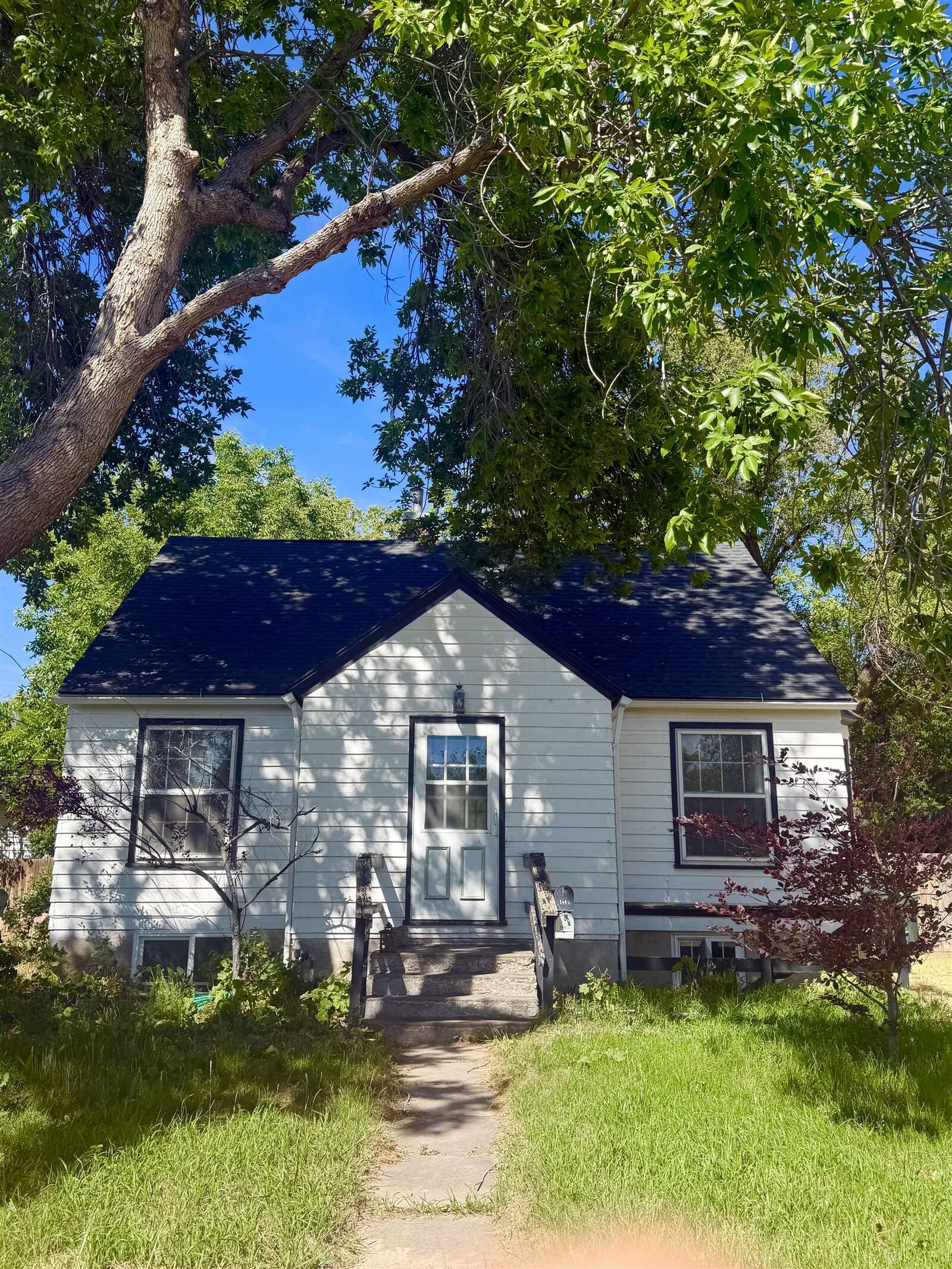 Property Photo: 144 N 13th ID 83201