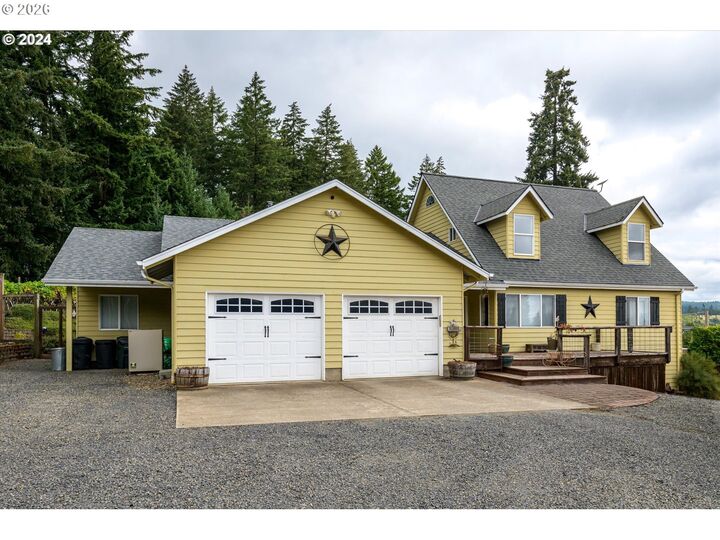 Property Photo: 86407 Homestead Rd OR 97478