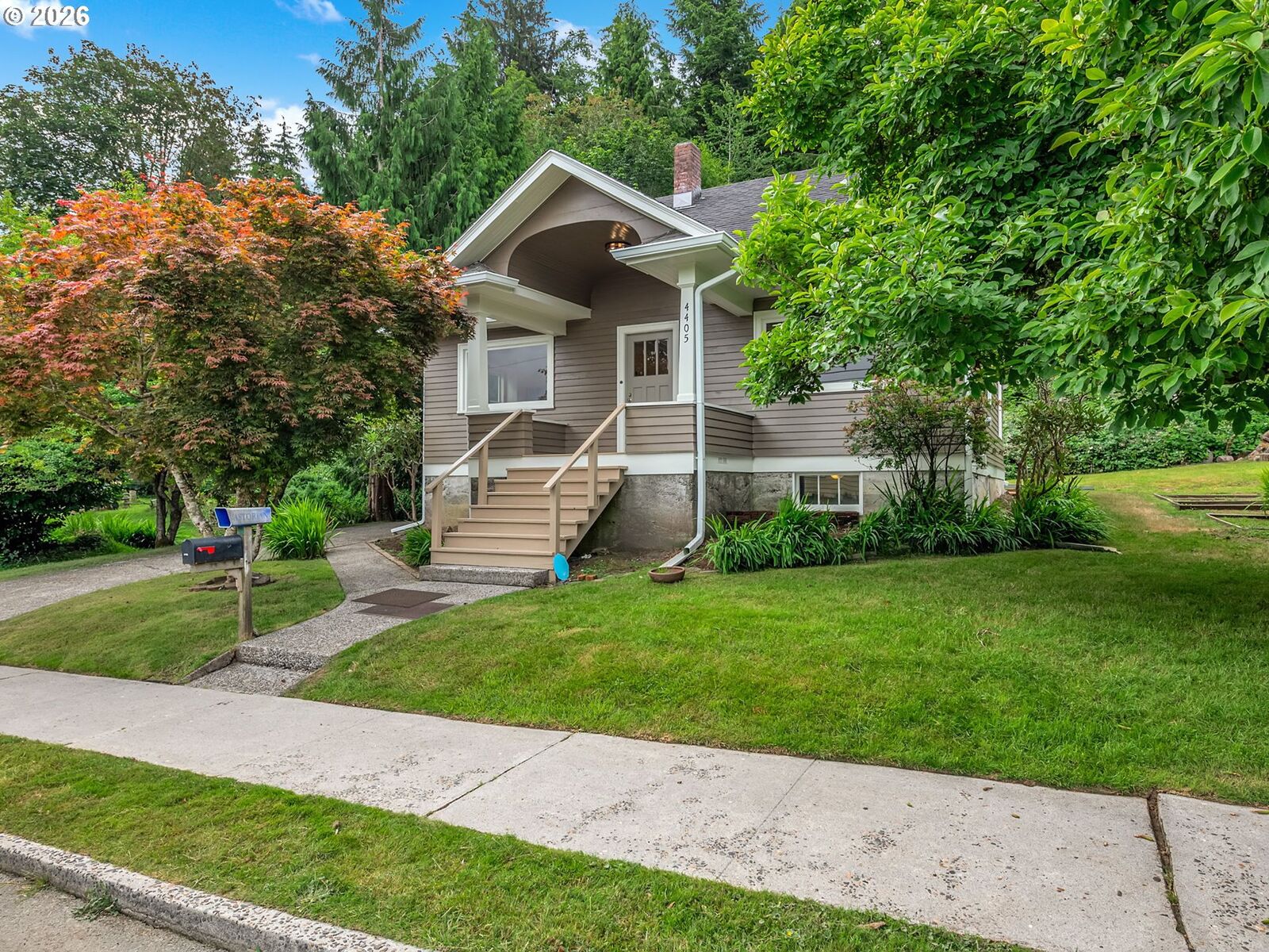 Property Photo: 4405 Commercial St OR 97103
