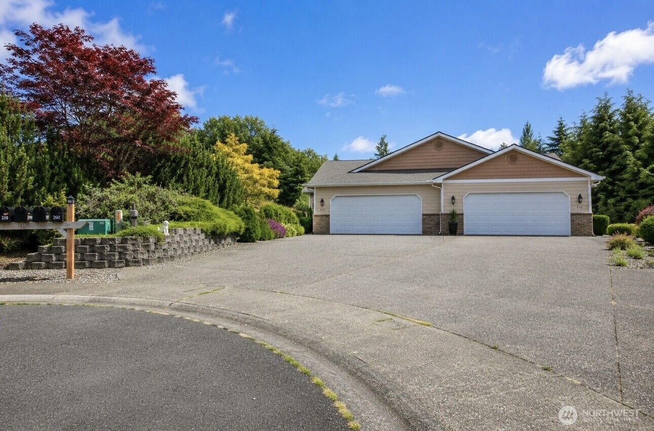 Property Photo:  212  Brant Lane  WA 98550 