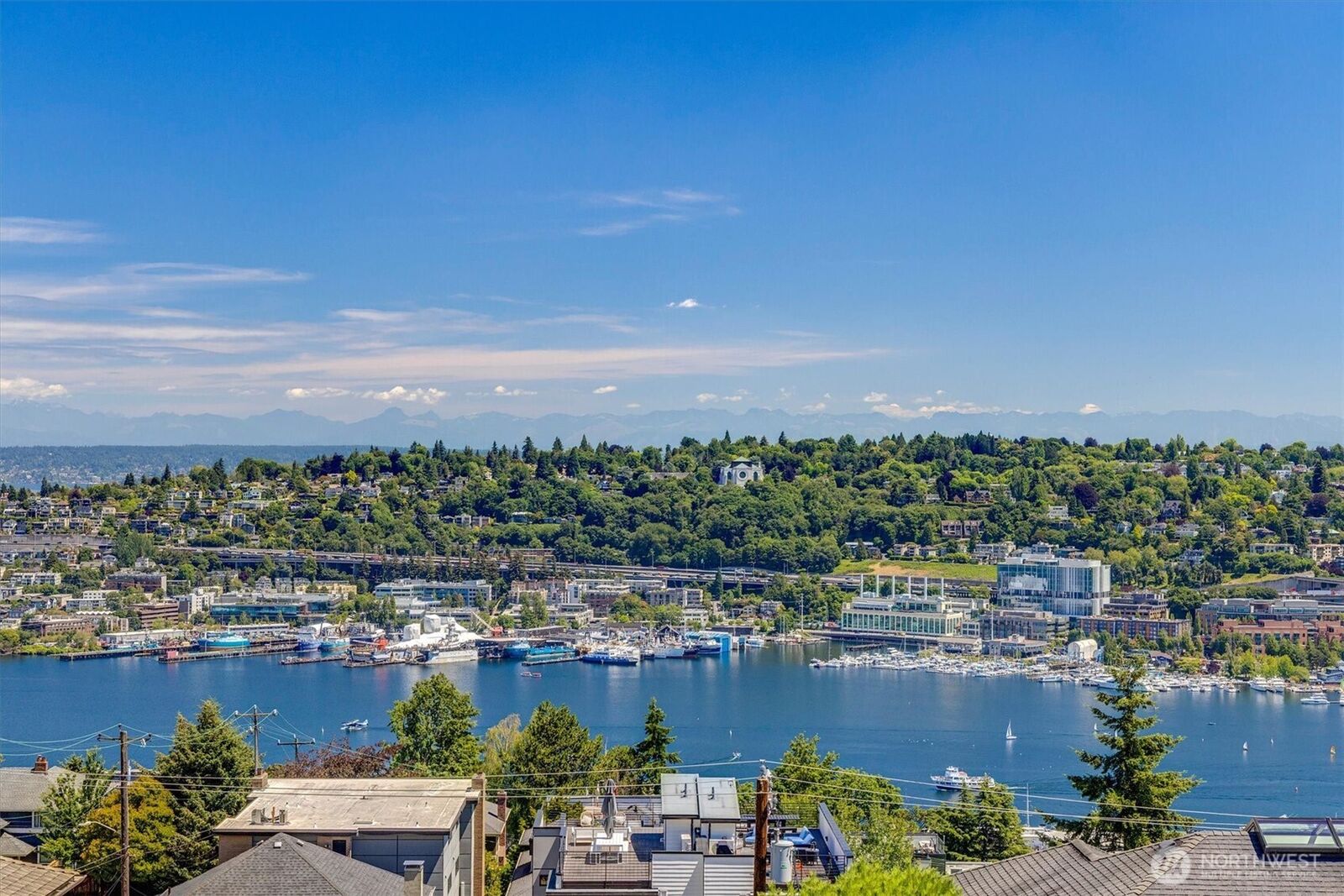 Property Photo: 1518 4th Avenue N WA 98109