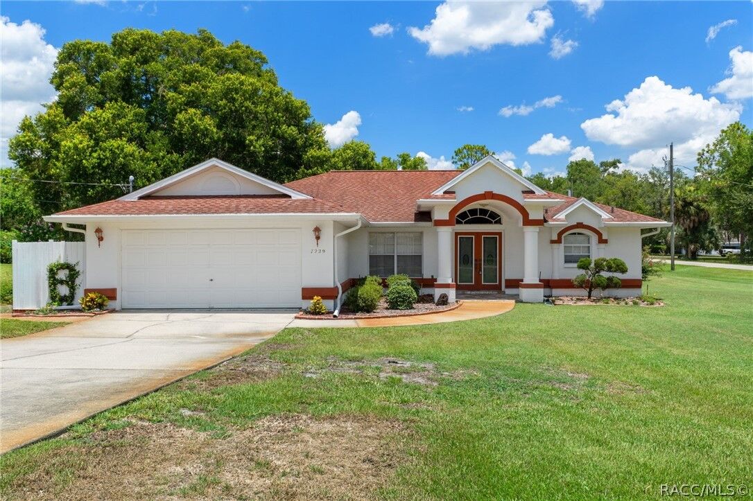 Property Photo:  7229 W Milwe Lane  FL 34429 