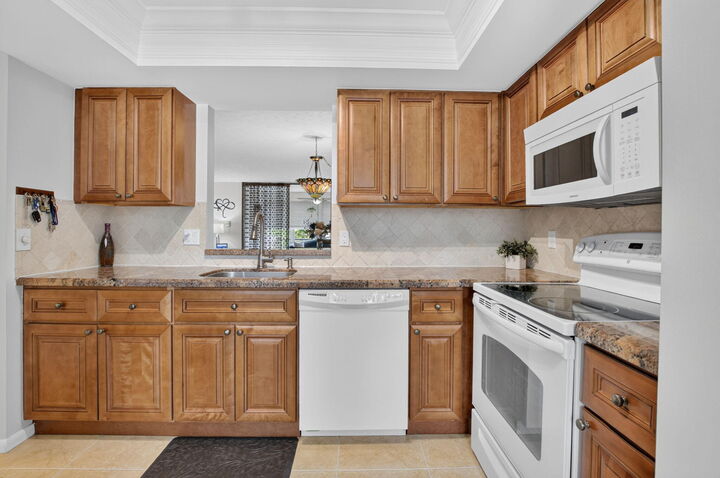 Property Photo:  11 Willowbrook Lane 204  FL 33446 