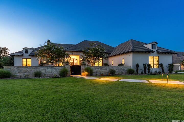 Property Photo:  44 Landmark Rdg  TX 78006 