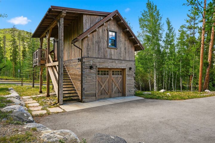 Property Photo: 992 S 7th Avenue CO 80443