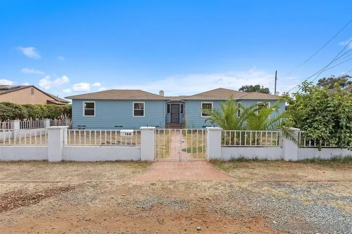 Property Photo: 160 N Del Mar CA 91910