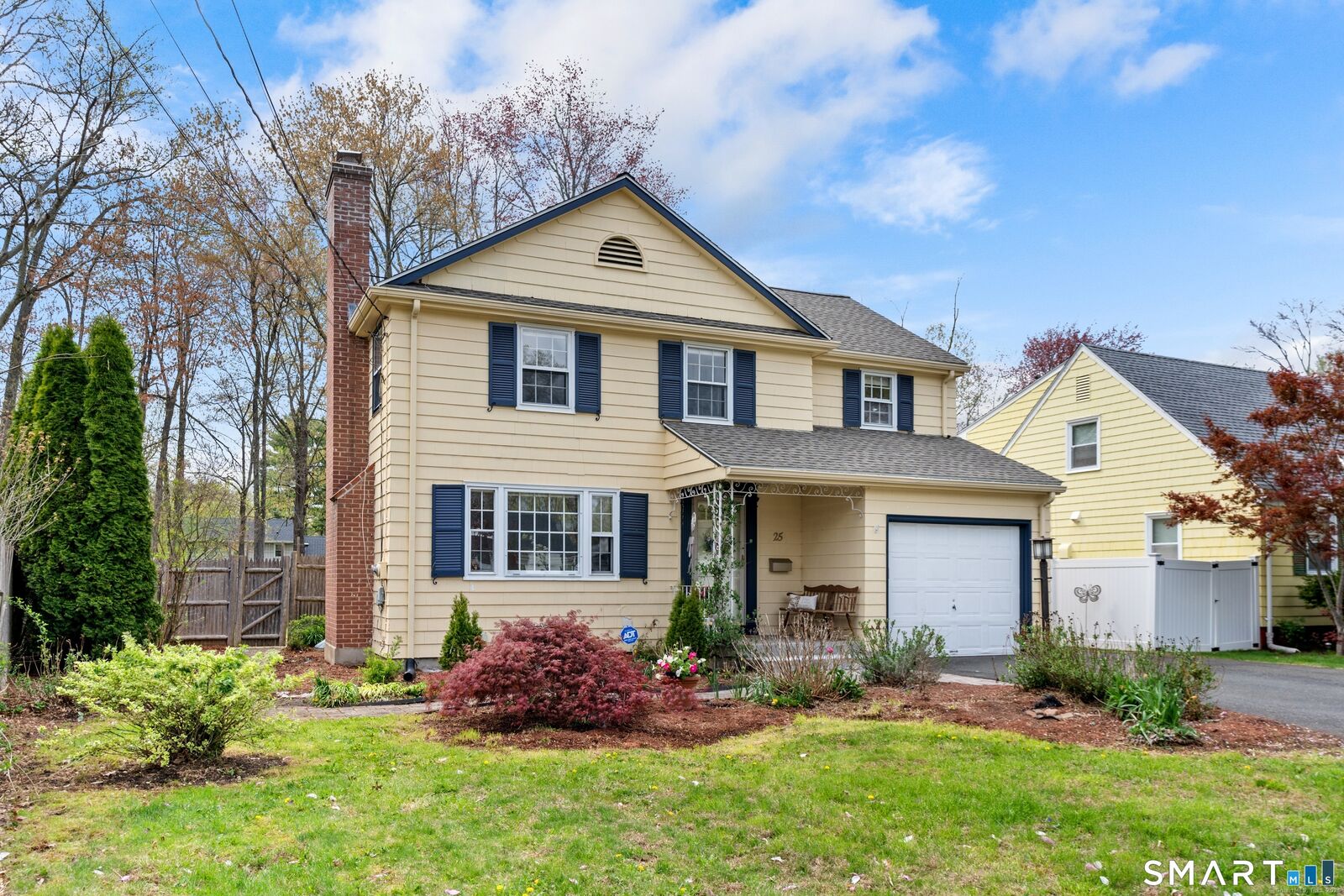Property Photo:  25 Sherwood Road  CT 06117 