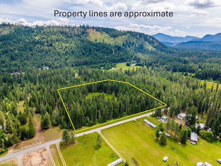 Property Photo:  761 Larch Ln  WA 99119 