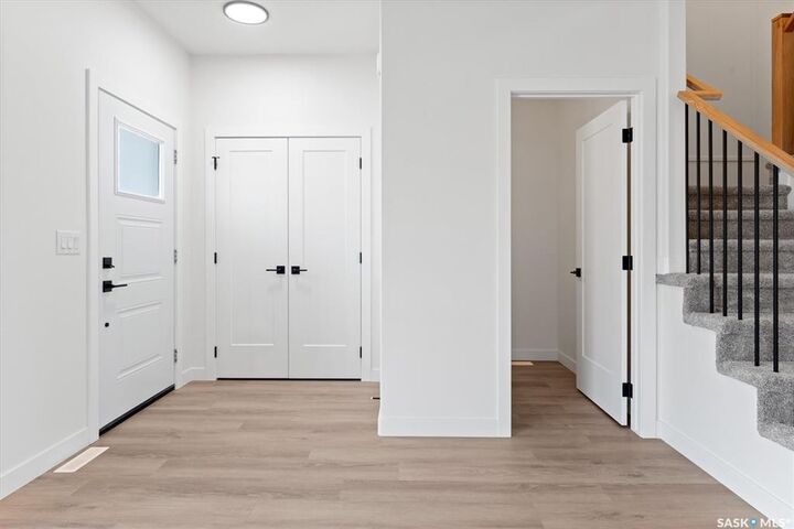 Property Photo:  423 Eldorado Street  SK S0K 4S3 