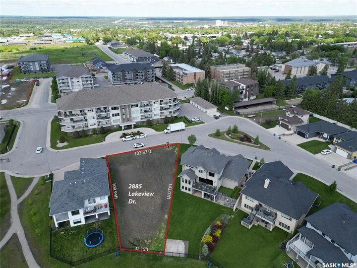 Property Photo:  2885 Lakeview Drive  SK S6W 0A4 