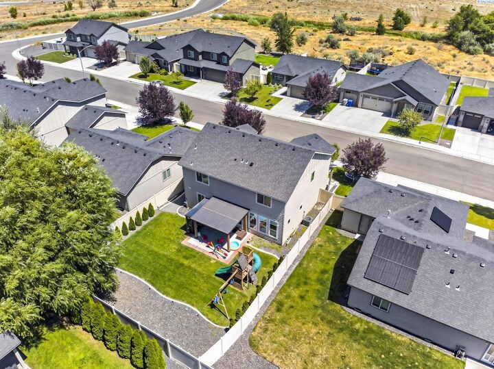 Property Photo:  662 Marysville Way  WA 99352 