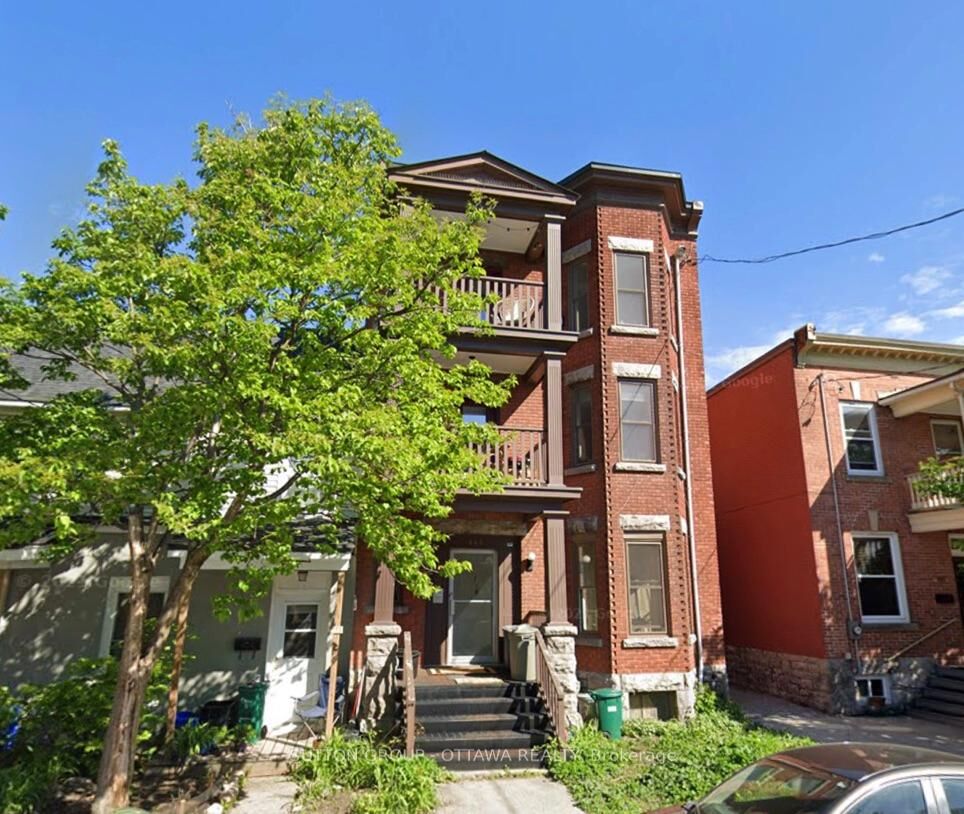 Property Photo:  149 St Andrew Street 2A  ON K1N 5G3 