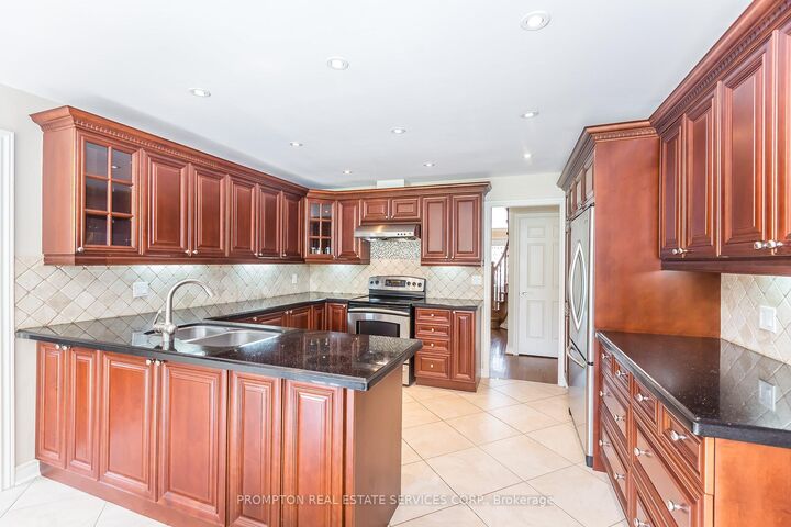 Property Photo: 68 Addington Square ON L3R 7M8