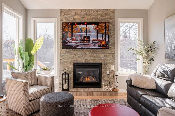 Property Photo:  87 Wolff Crescent  ON K7S 0C1 