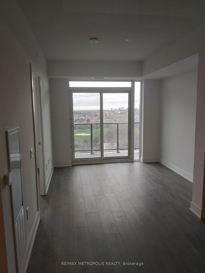 Property Photo: 204 Burnhamthorpe Road E 1110 ON L5A 0B2