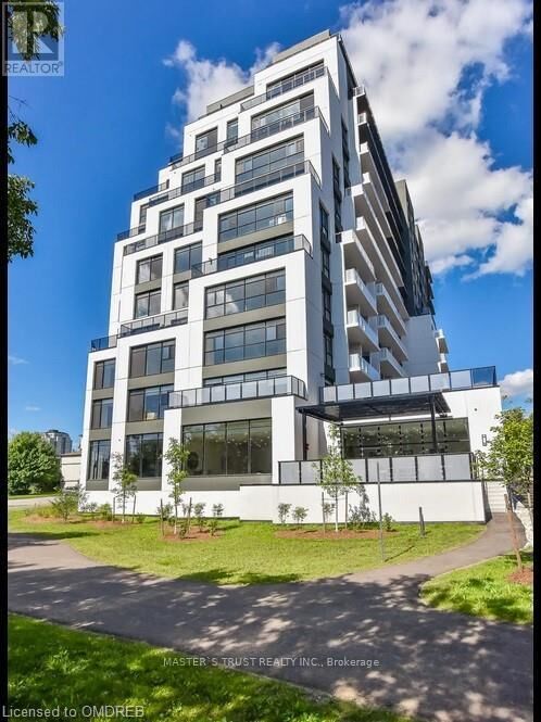 Property Photo: 71 Wyndham Street 902 ON N1E 5R3