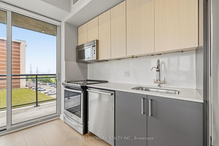 Property Photo: 3237 Bayview Avenue 307 ON M2K 0G1