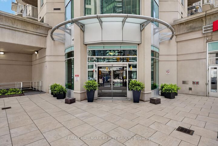 Property Photo: 234 Rideau Street 1509 ON K1N 0A9