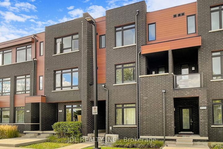 Property Photo: 370 Red Maple Road 112 ON L4C 5T4