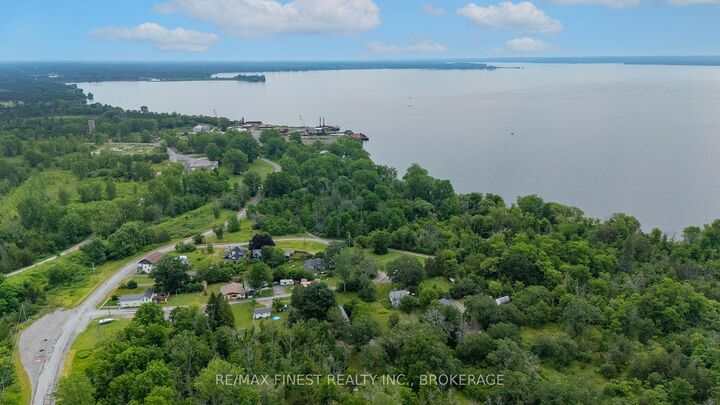 Property Photo: 31 Ashe Crescent ON K8N 4Z4