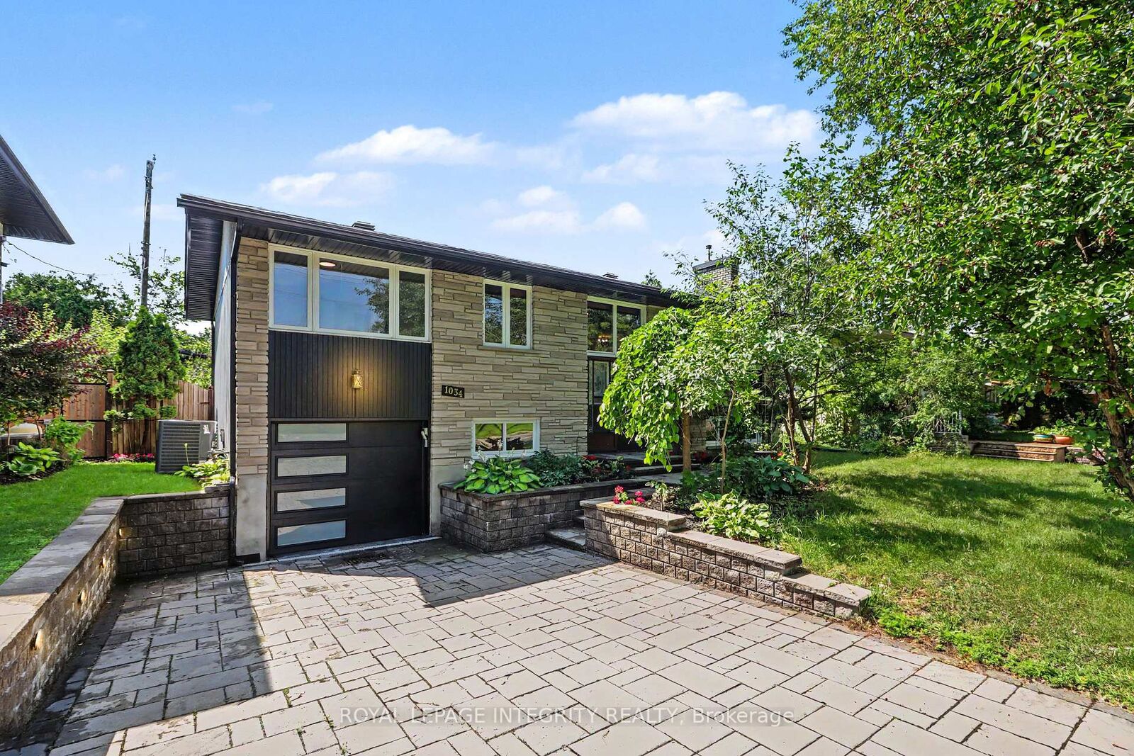 Property Photo: 1034 Walkley Road ON K1V 6R2