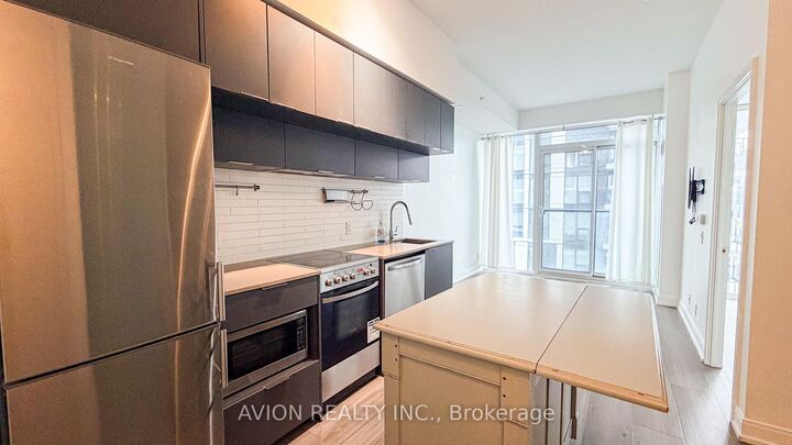 Property Photo:  181 Dundas Street E 2501  ON M5A 0N5 