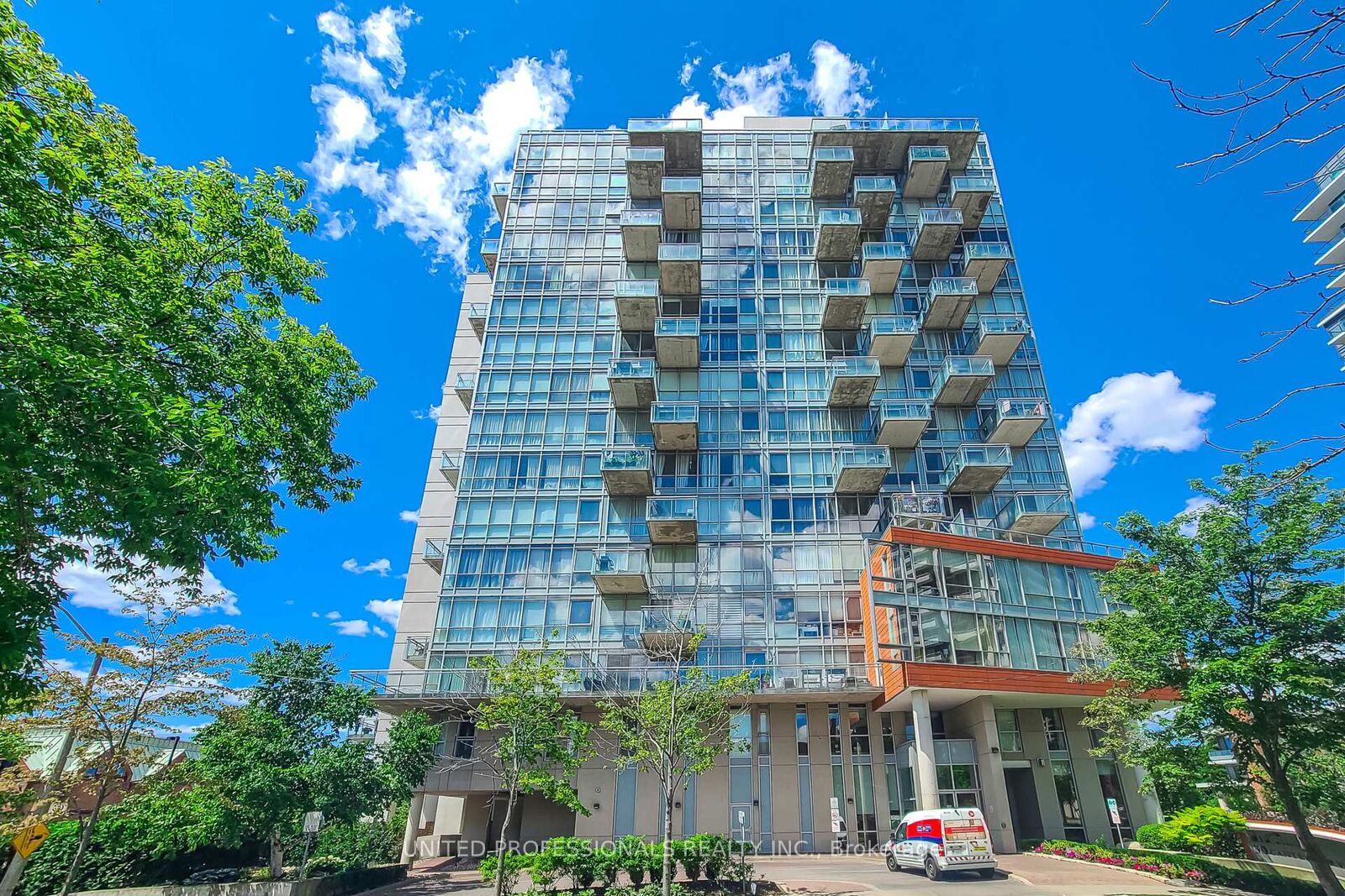 Property Photo: 30 Canterbury Place 1507 ON M2N 0B9