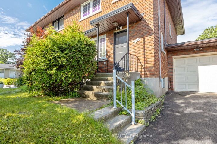 1020 Riddell Avenue S — photo 1