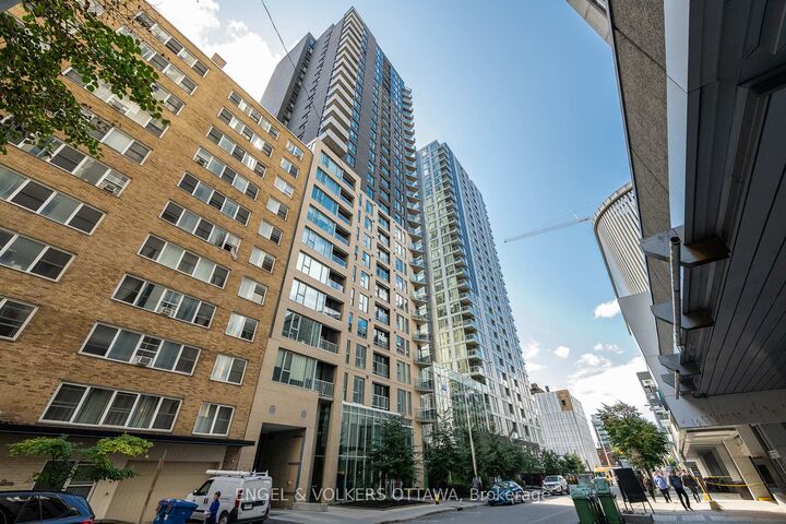 Property Photo: 40 Nepean Street 1103 ON K2P 0X5