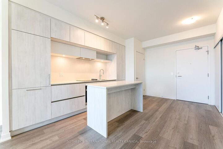 Property Photo: 6 David Eyer Road 613 ON L4S 0N6