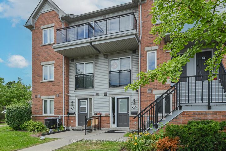 Property Photo: 4620 Guildwood Way 5 ON L5R 4H4