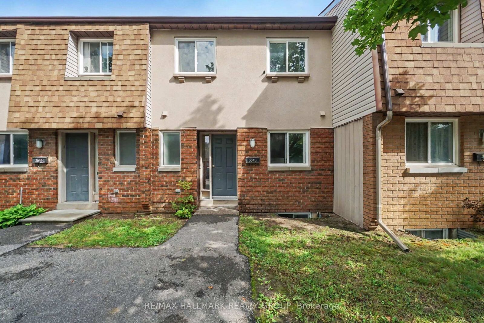 Property Photo: 3045 Olympic Way 101 ON K1T 1Y5
