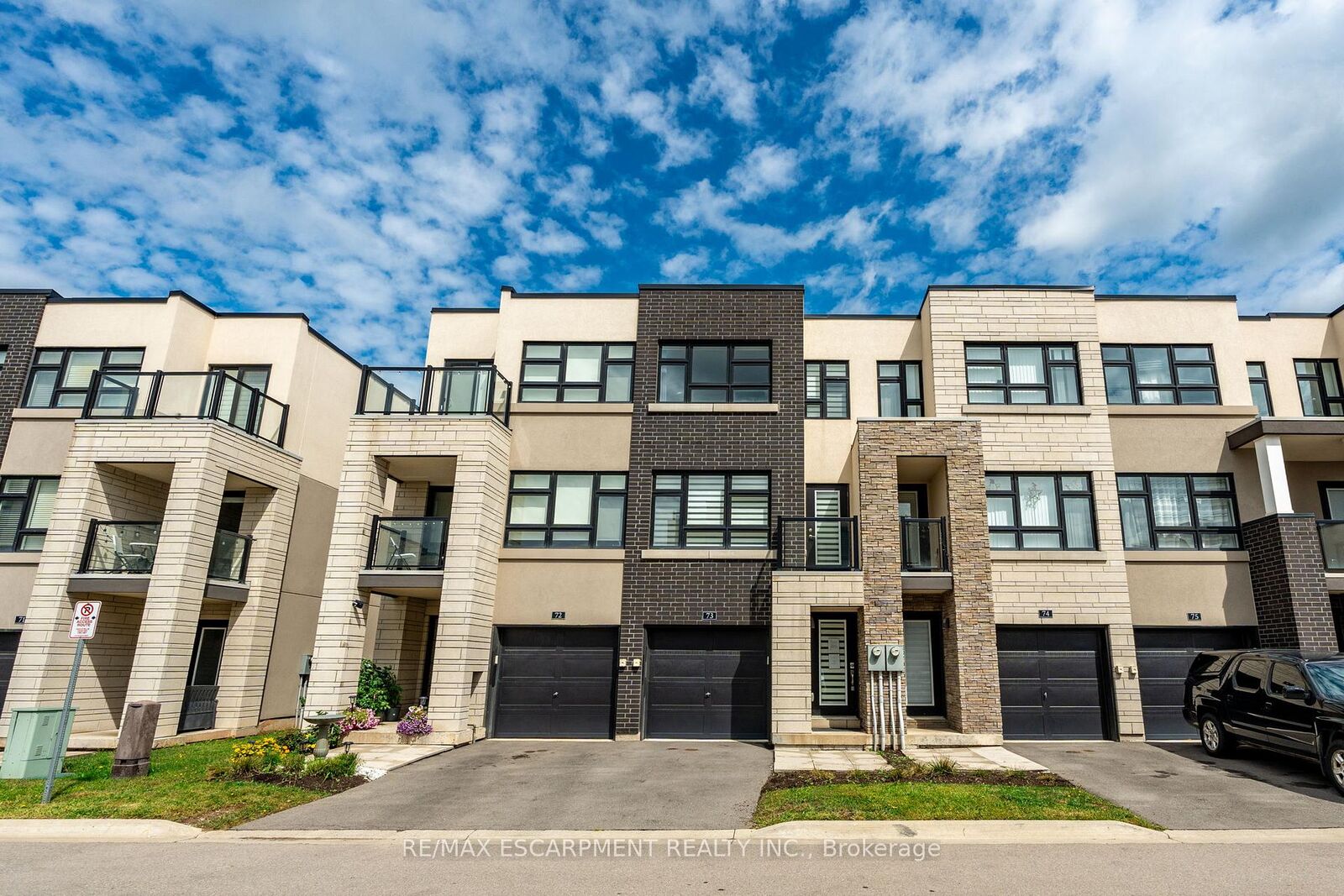 Property Photo: 1121 Cooke Boulevard 73 ON L7T 0C3