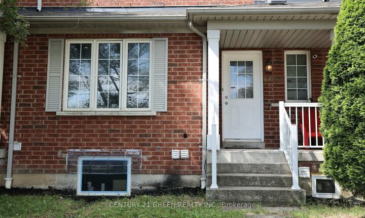 Property Photo: 6038 Silken Laumann Way ON L5V 3A3