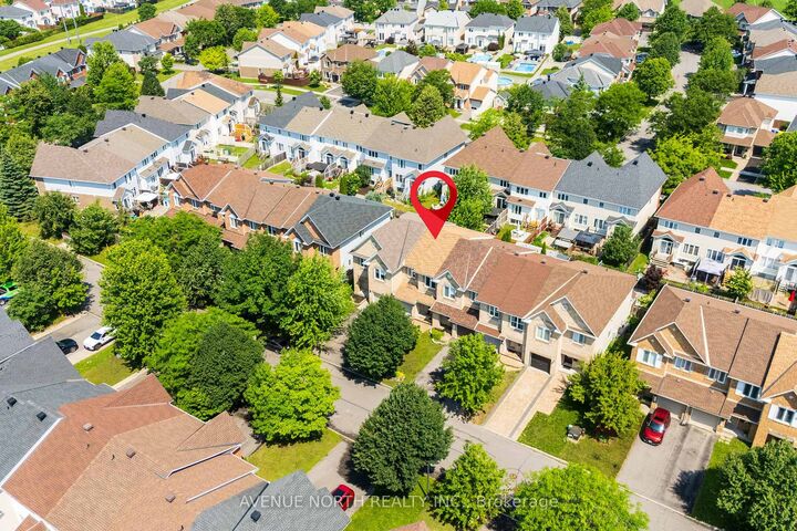 Property Photo: 1015 Candlewood Street ON K4A 5E8