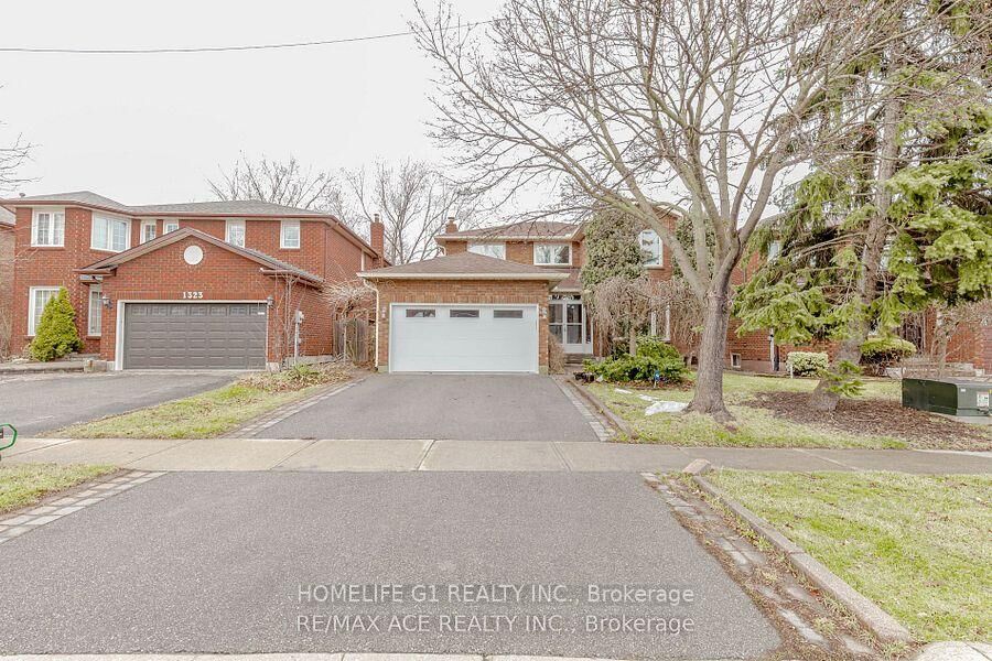 Property Photo: 1319 Greenwood Crescent ON L6J 6V7