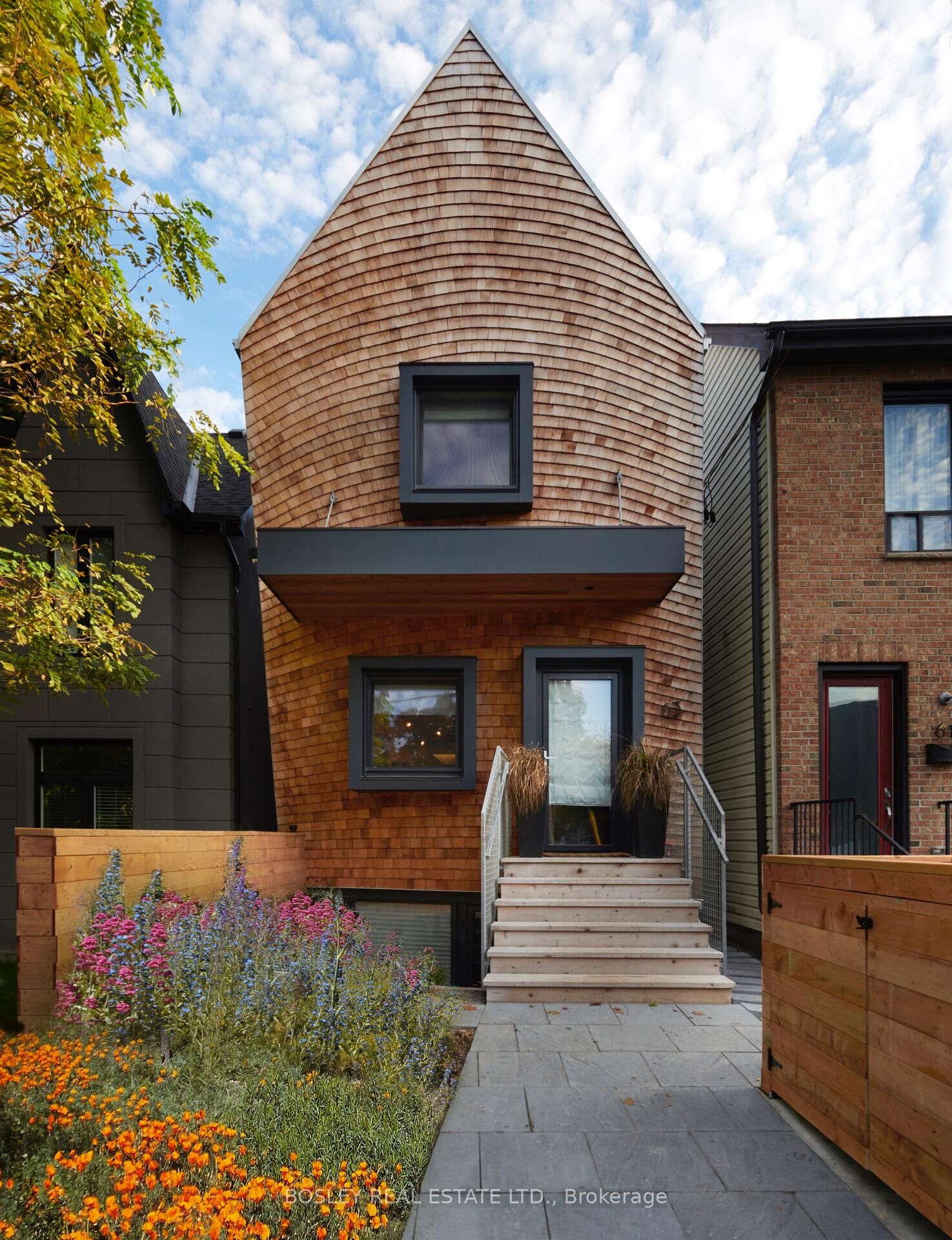 Photo de la propriété:  63 Dagmar Avenue Lower  ON M4M 1V9 
