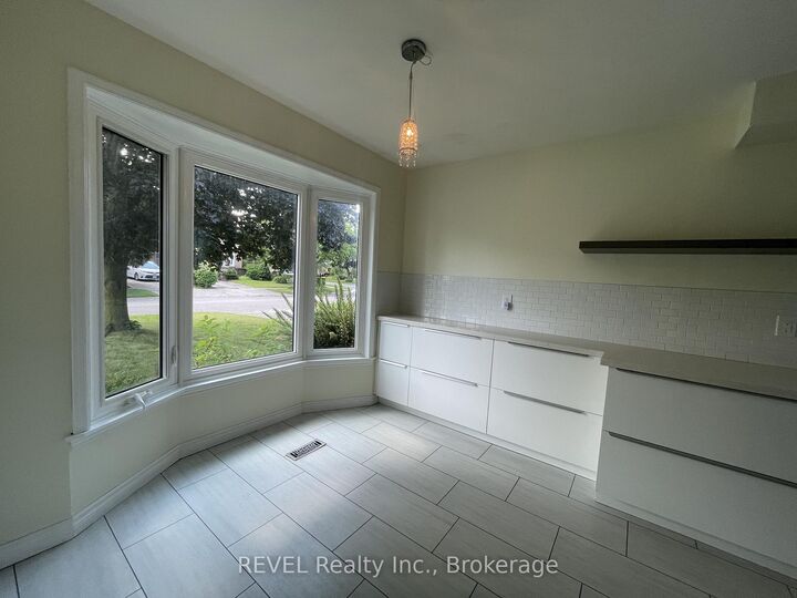 Property Photo: 24 Rembrandt Drive ON L3M 5A1